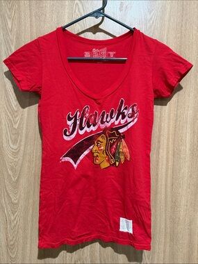 Red Chicago BlackHawks Graphic V-Neck Tee - Women